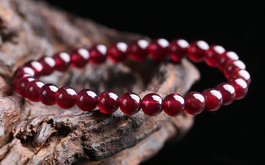 Hand Bracelets: The Energetic Charm of Eastern Culture