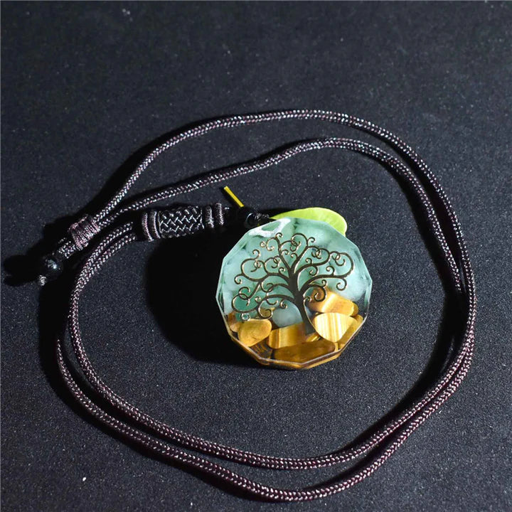 Erdtree Organic Stone Necklace - A Tranquil Escape